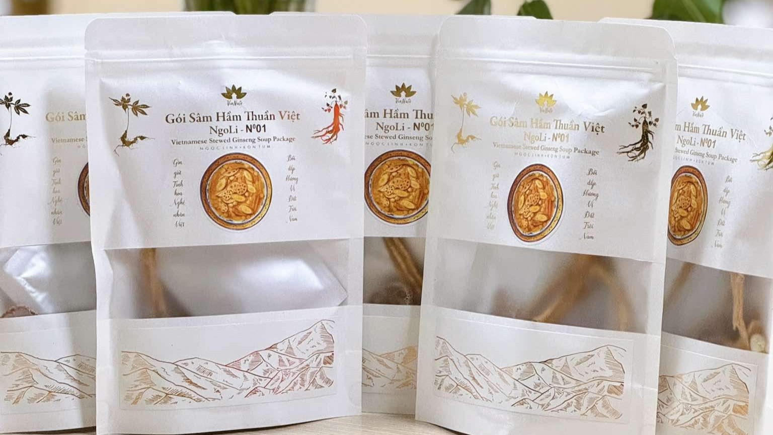 Sâm hầm thuần Việt NgoLi: Mộc mạc hương rừng vào gian bếp
